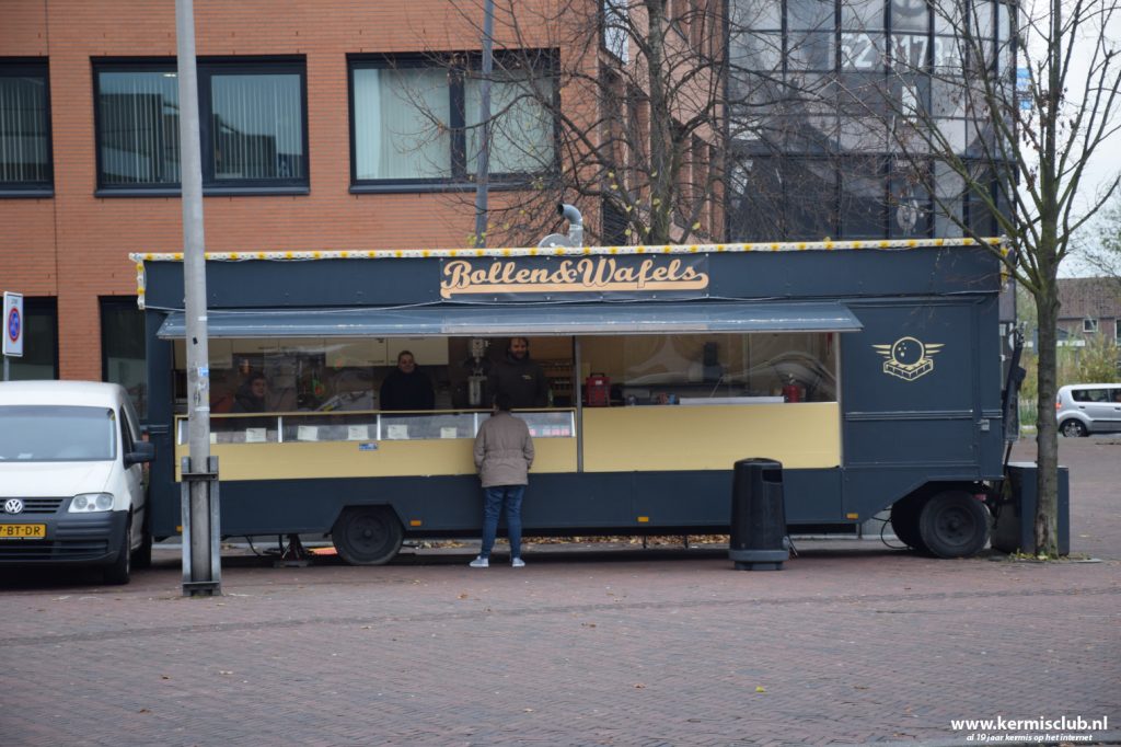 Vooraanzicht Kraam Bollen en Wafels